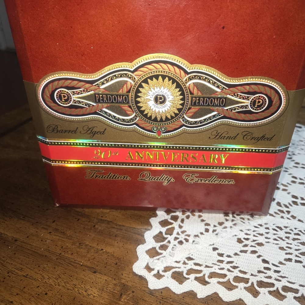 Perdomo 20th Anniversary Red Cigar Box